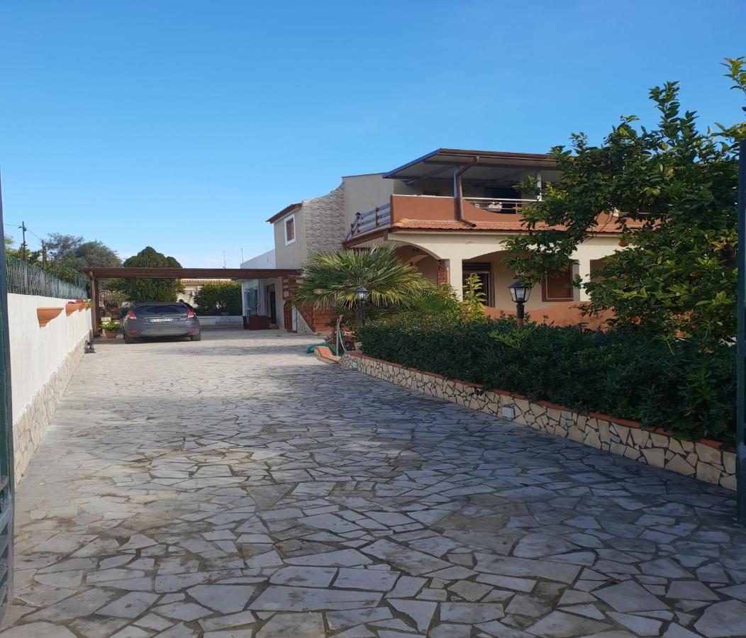 Villa sabbiadoro sul mare avola Esterno foto